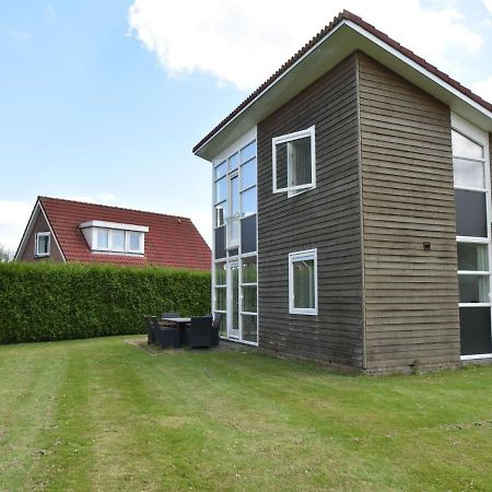Pleasant Vacation Home With Shared Pool Zeewolde Bagian luar foto